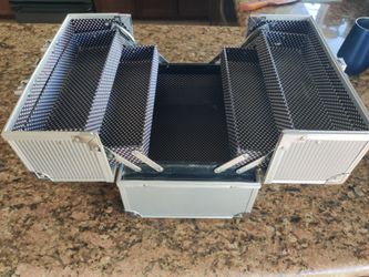 Makeup Cosmetic traveling/ organizer case