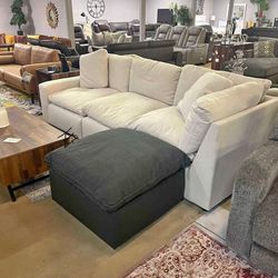 Elyza Linen 3-Piece Sectional Sofa
Ashley Furniture $10 Down Payment And Financing Available