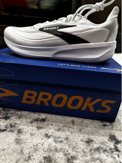 Brooks Revel 9