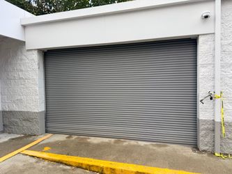 Commercial roll up garage door