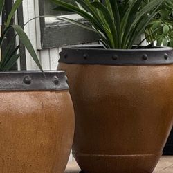 BEAUTIFUL SET OF PLANTERS! FREE DELIVERY! 
