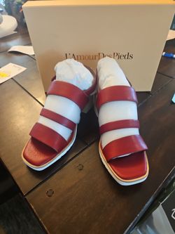 L'AmourDesPieds maroon heal sandals 8M womens
