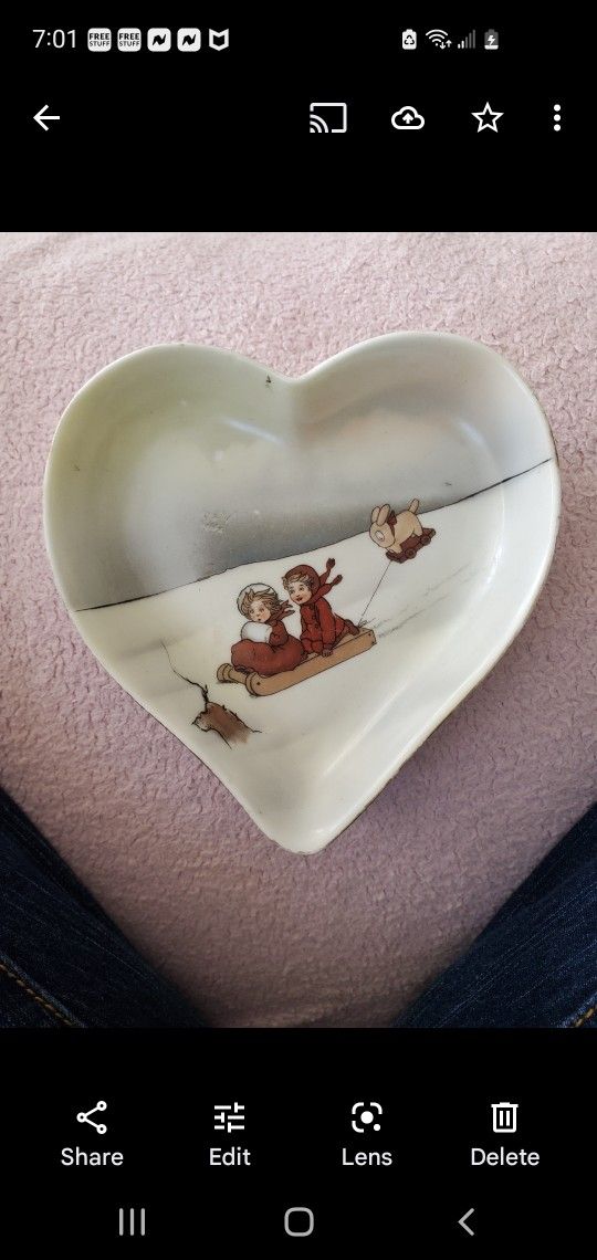 Heart Shaped Bavarian Children On Sleigh Christmas Dish