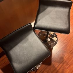 Set of 2 Adjustable Bar Stools – Chrome Base & Black Seats