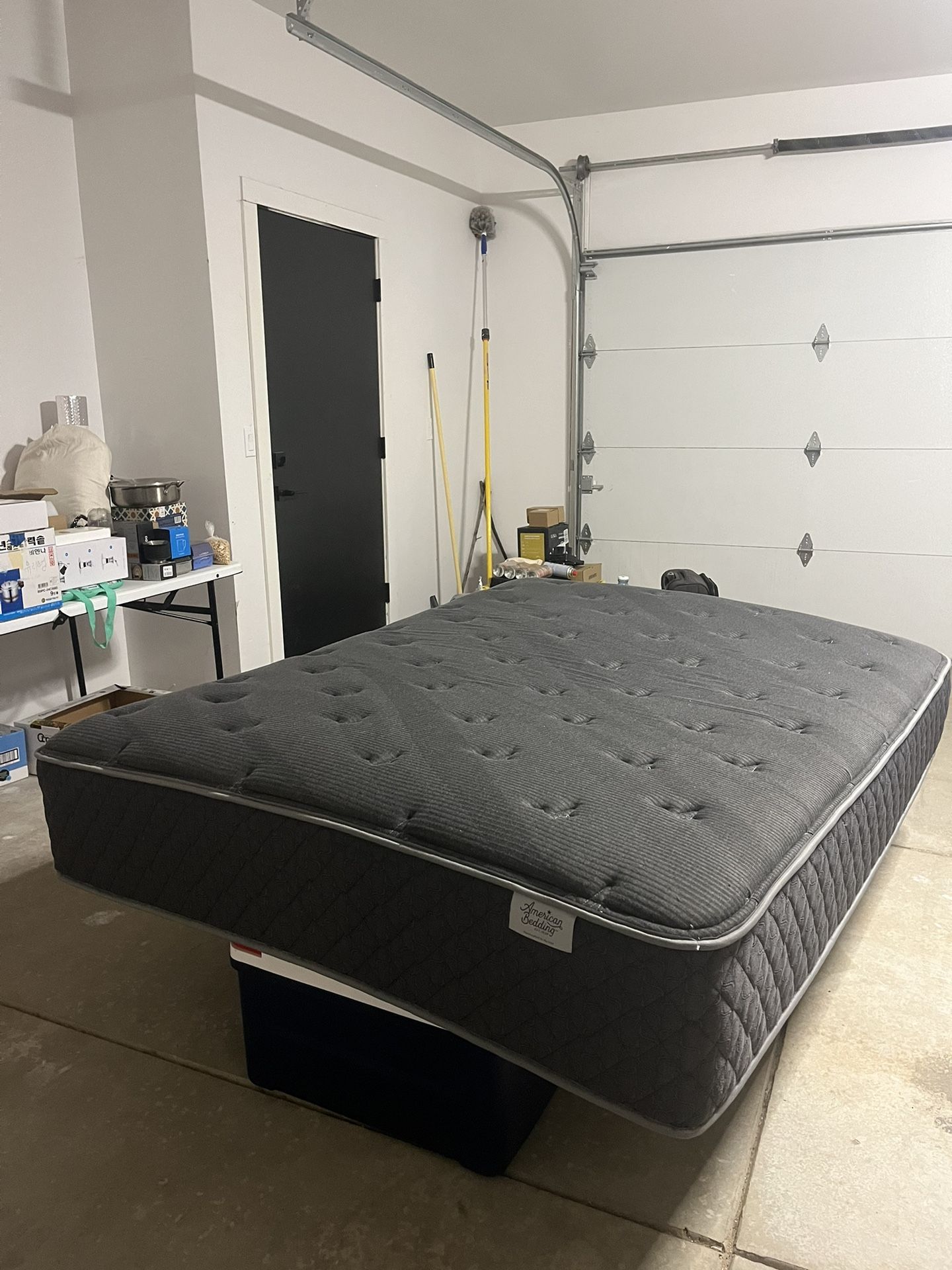 Grey Mattress And Foaming Pad
