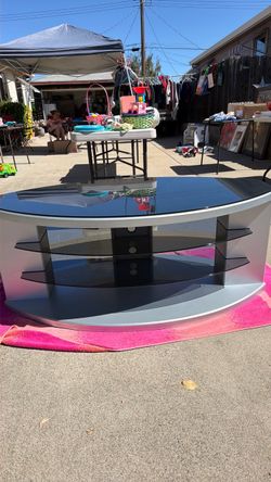 Entertainment center