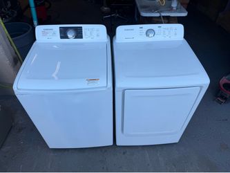 SAMSUNG WASHER AND GAS DRYER SET