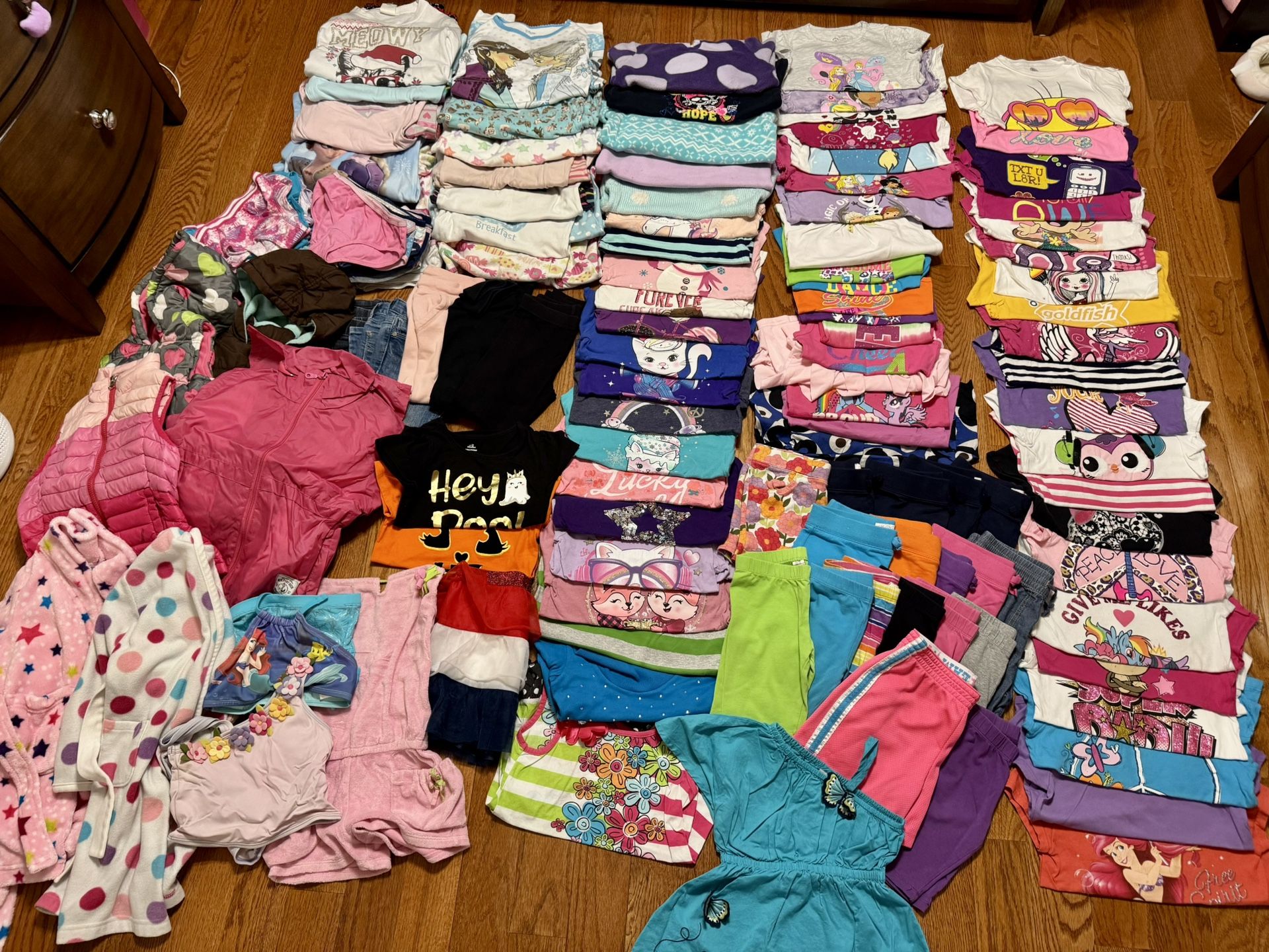 Girls Clothes 100+pcs Size 3, 4, 5, 6 Short/Long Sleeves, Jackets, Pants, Shorts, PJs, Robes PLEASE READ