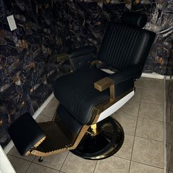 Gold Trim Barber Chair 