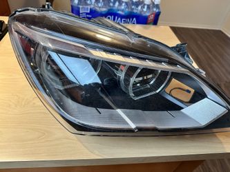 2014 BMW M6 Passenger Side Headlight