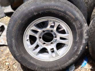 Trailer tire 225/75 R15.         117/112L.   6 lugs