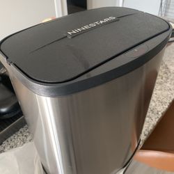 Auto Trash Can - Battery Powered