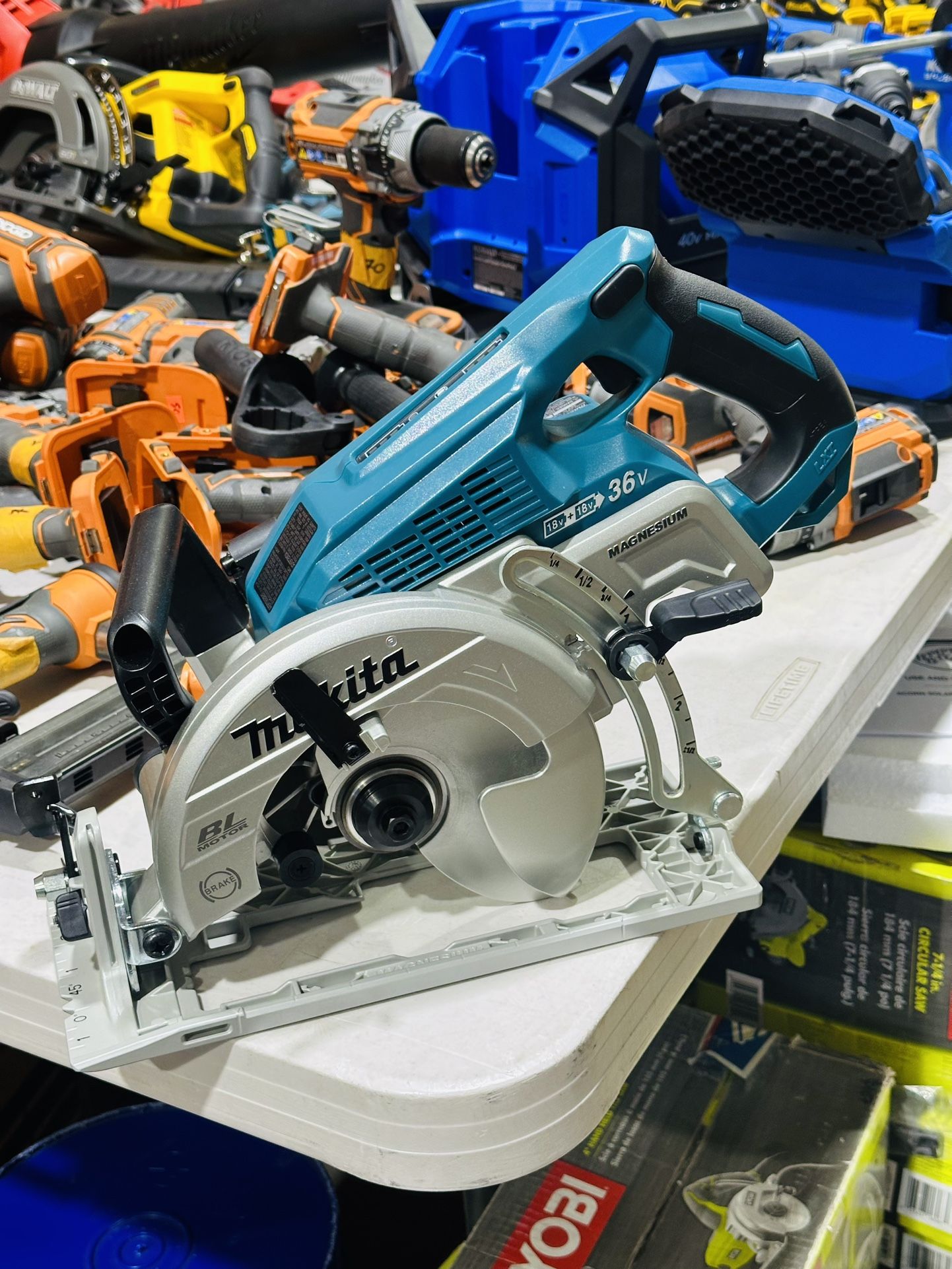 Makita 18V X2 LXT Lithium-Ion (36V) Brushless Cordless Rear Handle 7-1/4 in. Circular Saw (Tool-Only) 428