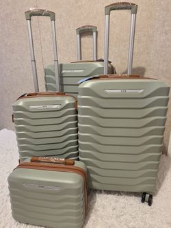 Luggage Set 4-Piece Hard Shell Spinner Suitcases with Carry On – Light Green / Brown Trim – Brand New