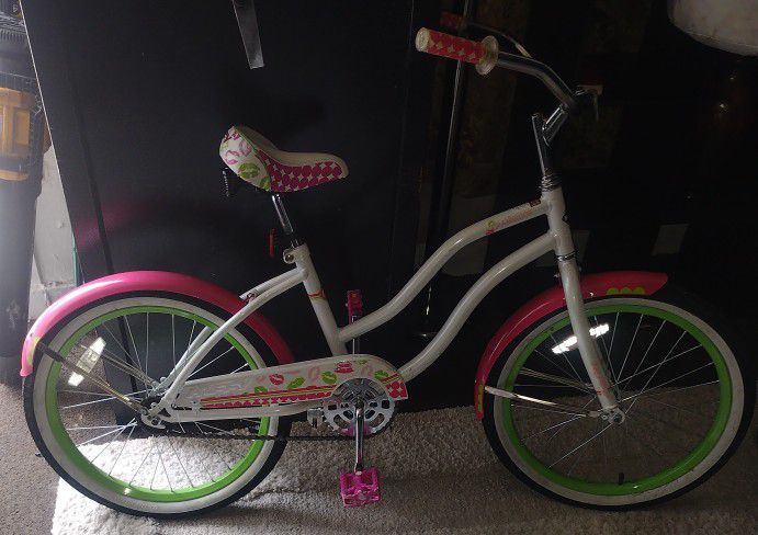 Huffy 20in Girl Pink And Lime green Cruiser 