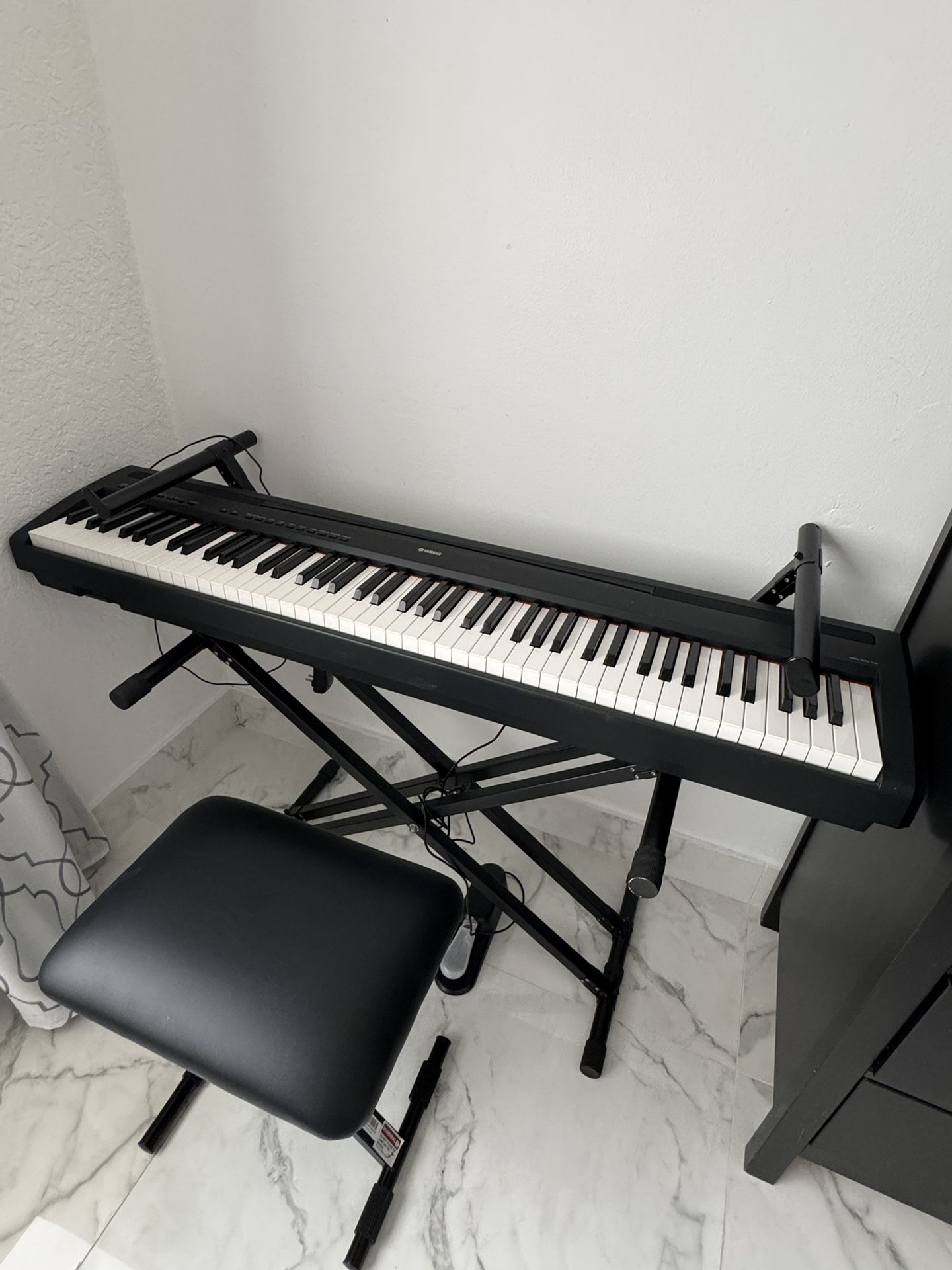 Yamaha piano keyboard With Pedal And Chair!