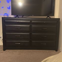 8 Drawer Dresser 