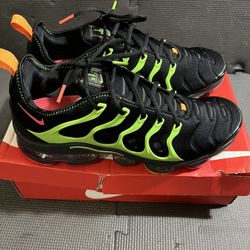 Nike air vapormax plus men 11.5