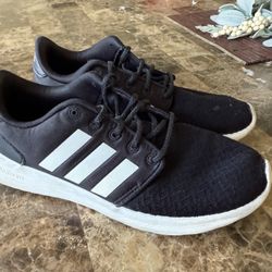 Like New Women’s Adidas Sz 7