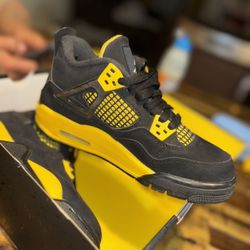 Air Jordan 4 Retro 
