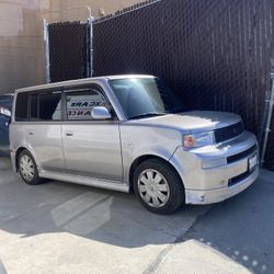 2004 Scion Xb