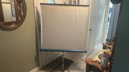 Portable Tripod Projector Screen