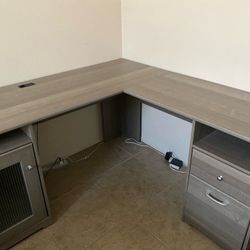 60 Inch Wide L-Desk With Chair