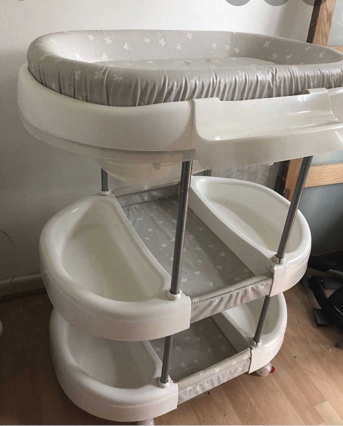 Brevi European baby bathtub and changing table $50 paid $450