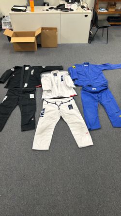 Vital and Albino & Preto Jiu-jitsu Kimonos. Black & White size A2S. Blue size A1L.