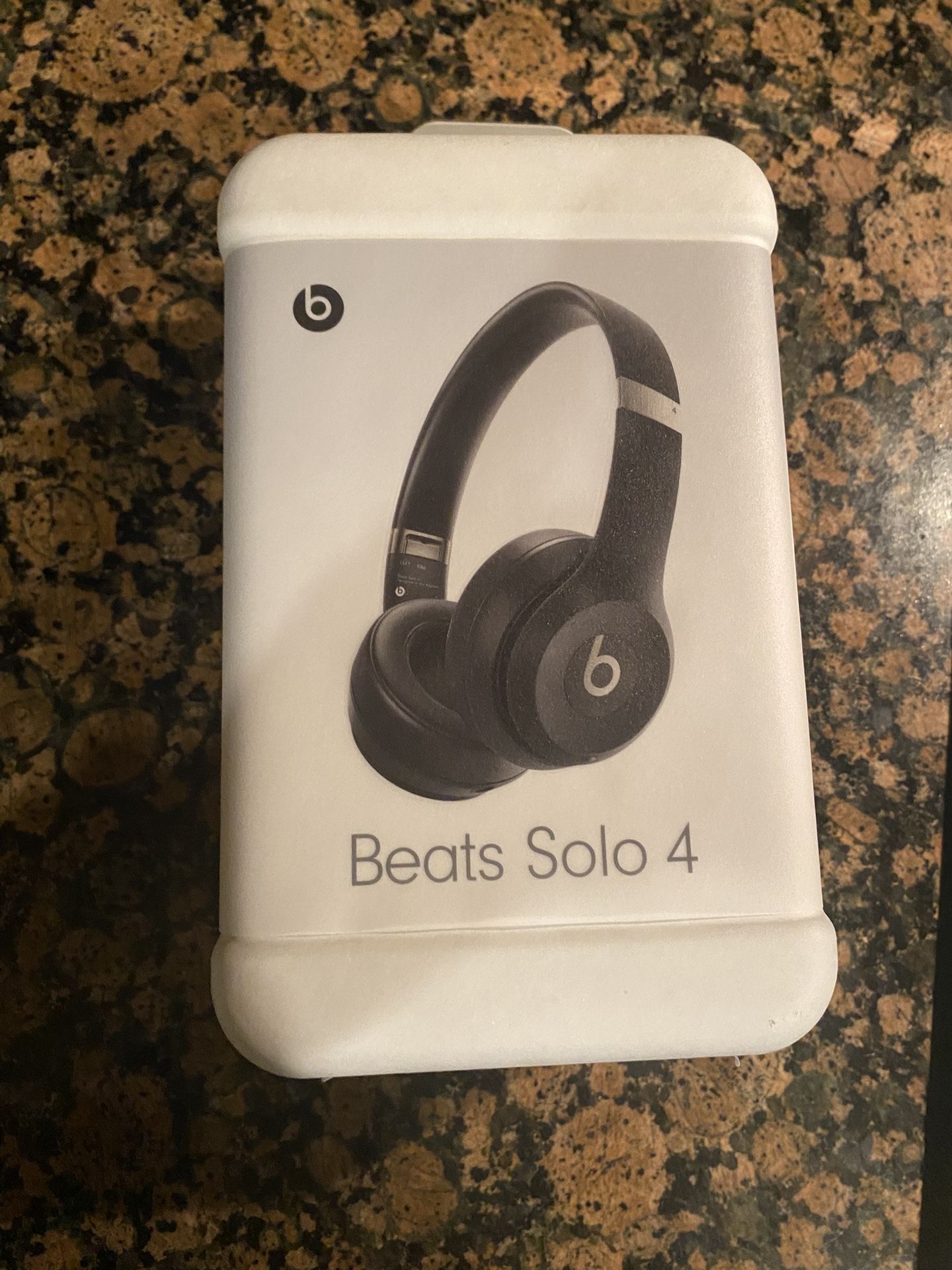 Beats Solo 4