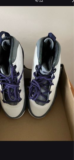 There very good shoes for little girls the size is 13 made By Jordan