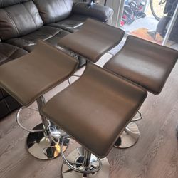 Set of 4 Adjustable Swivel Bar Stools – Modern – Excellent Condition