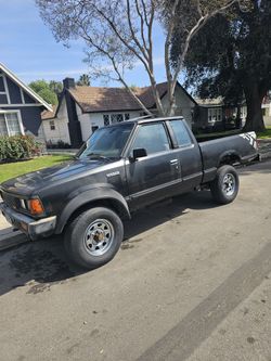 1986 Nissan 720