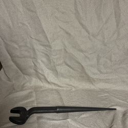 KLEIN 3214-H 1-5/8" OPEN END SPUD WRENCH USA 1" STUD DIAMETER 1-5/8