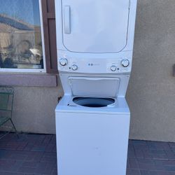 GE STACKABLE WASHER AND DRYER 