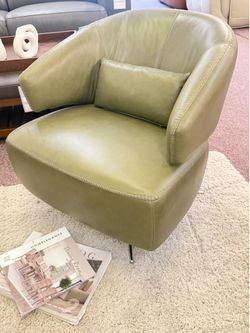 Leather swivel chair •BRYSON•