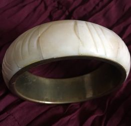 Unique Vintage Shell Bangle Bracelet