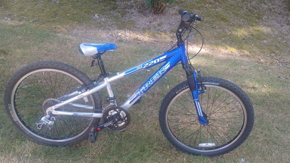 Trek MT220