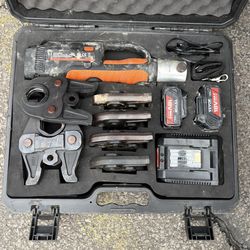 Pipe crimper