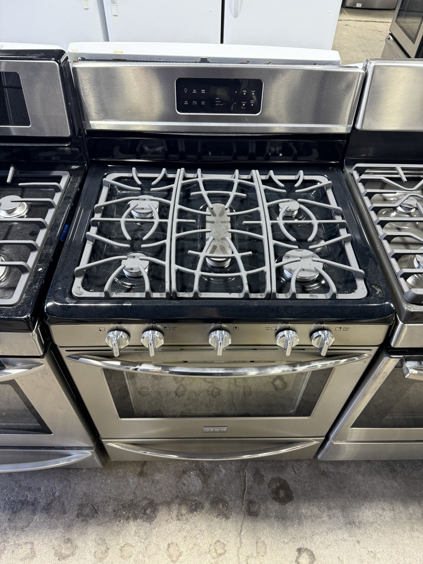 Frigidaire Stainless steel 5 burner range stove