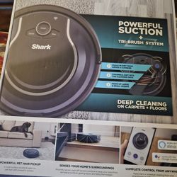SHARK ION ROBOT VACUUM CLEANER R76 WI-FI - BRAND NEW 