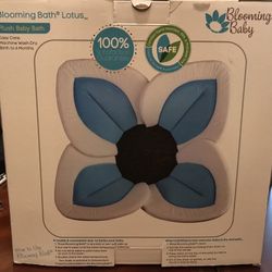 Blooming Baby Bath Lotus