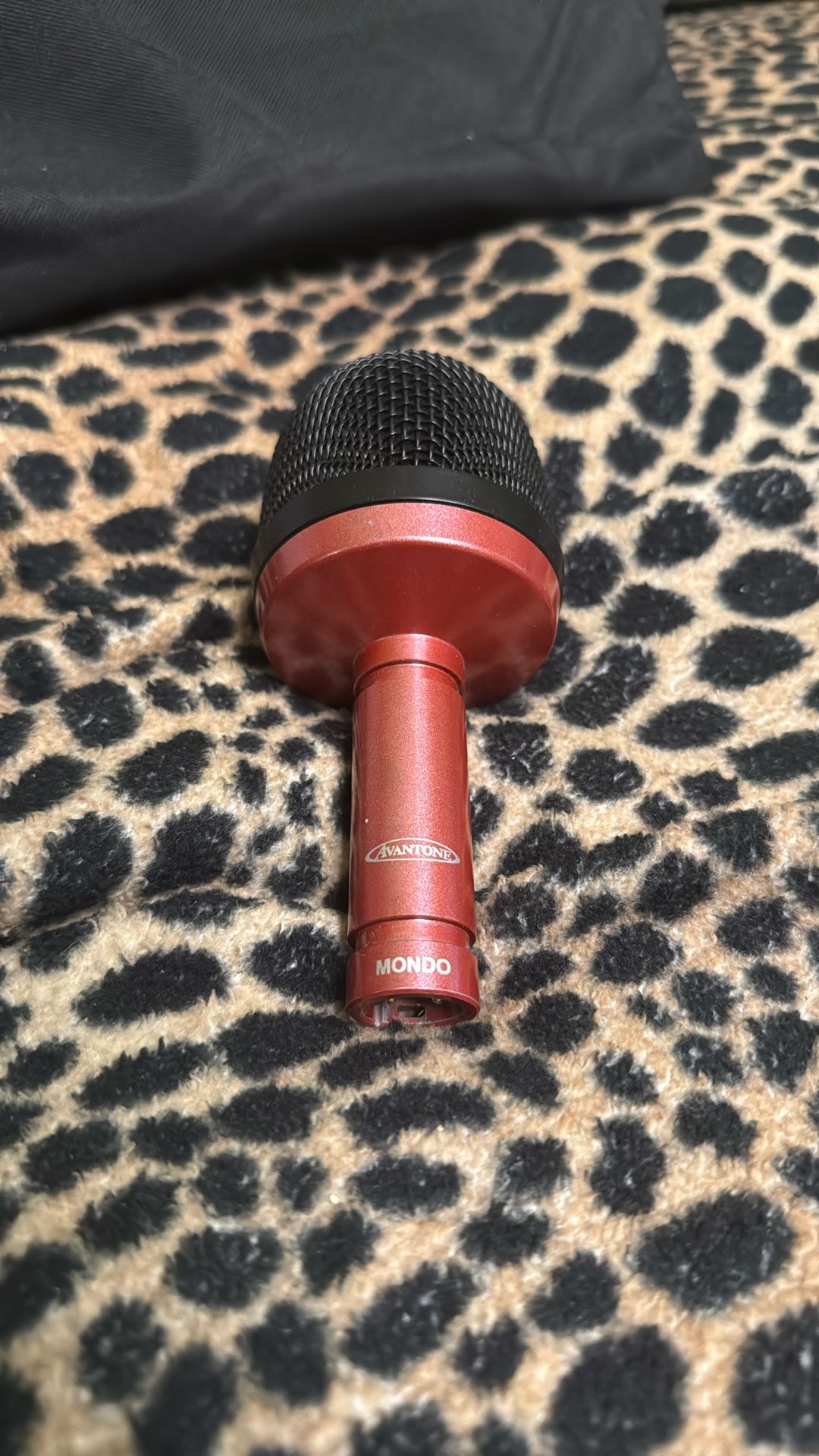 Broken - For Parts - Mondo Avantone Kick Mic
