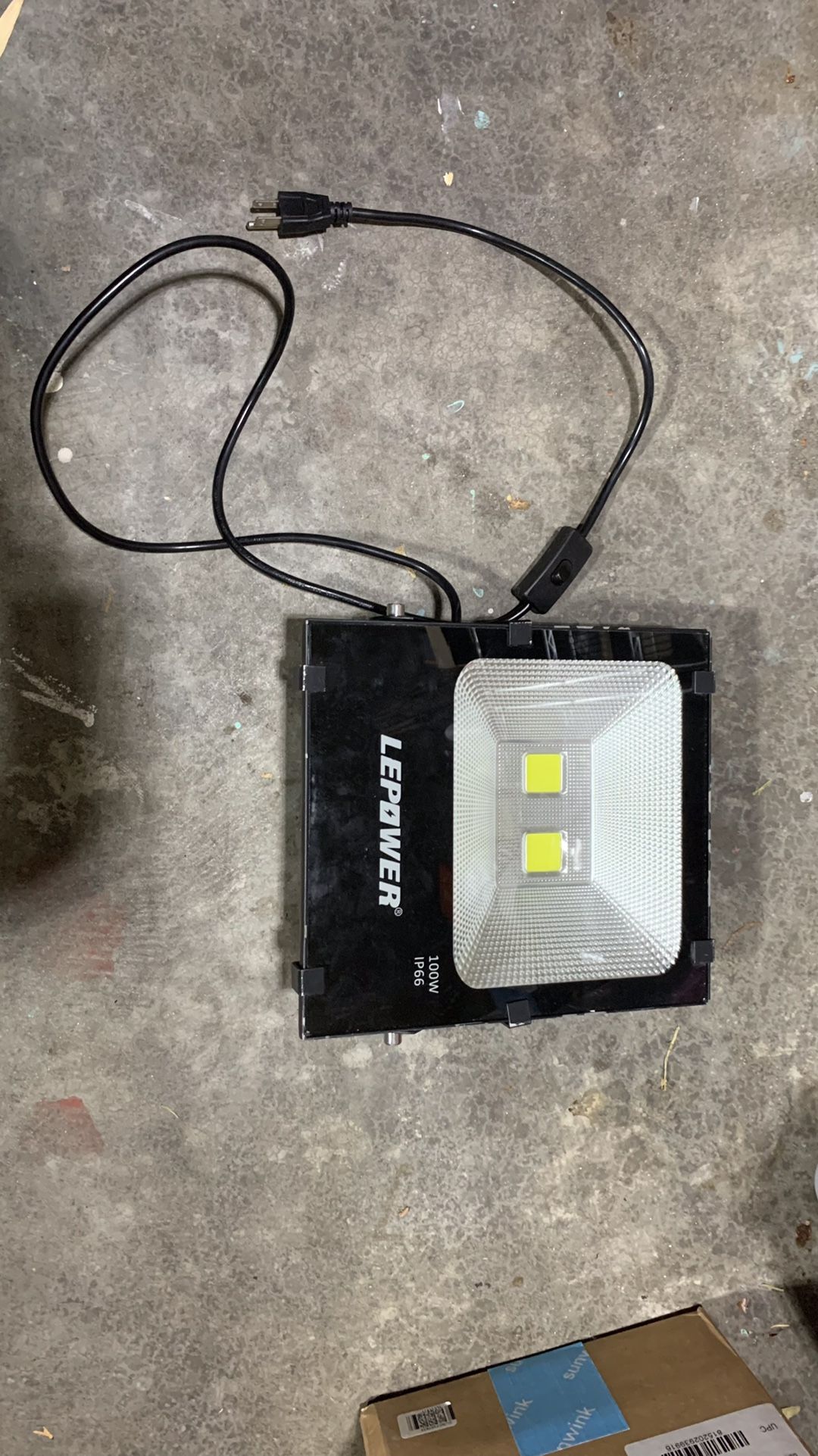 LEPOWER 100W LED Flood Light Outdoor, Plug in Exterior Work Light, 500W