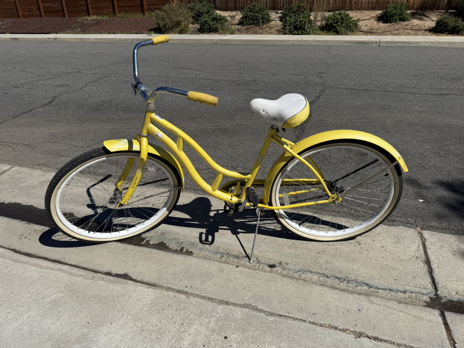 Schwinn Legacy Beach Cruiser 26”