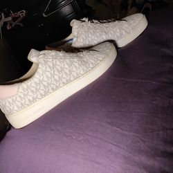 MK tennies