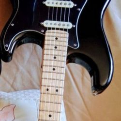 PLAYER Series STRATOCASTER, MiM LTD Edition, 22 Frets, Great Shape + with a quality Gig Bag; Best $ Offer  Or Trade a US TELECASTER +$ To U