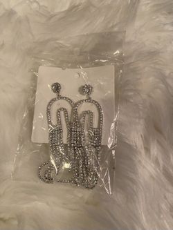 Elegant Silver Dangle Earrings piercing style brand new 