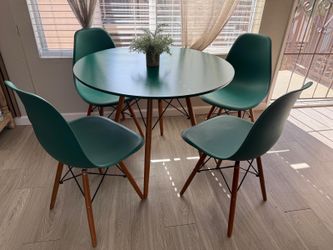 Kitchen Table & 4 Chairs