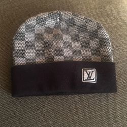 LV HAT 
